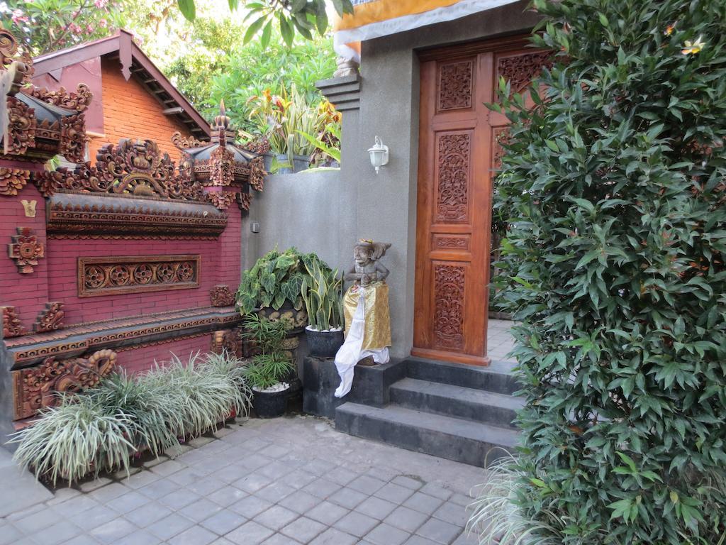 Putri Homestay Sanur Extérieur photo