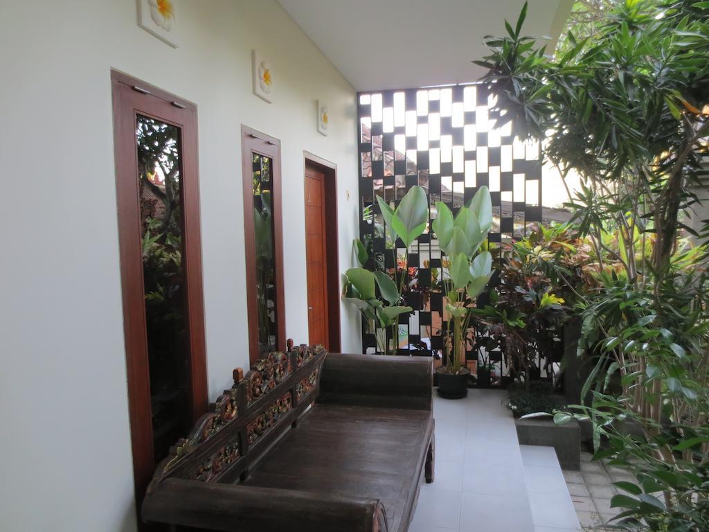 Putri Homestay Sanur Extérieur photo