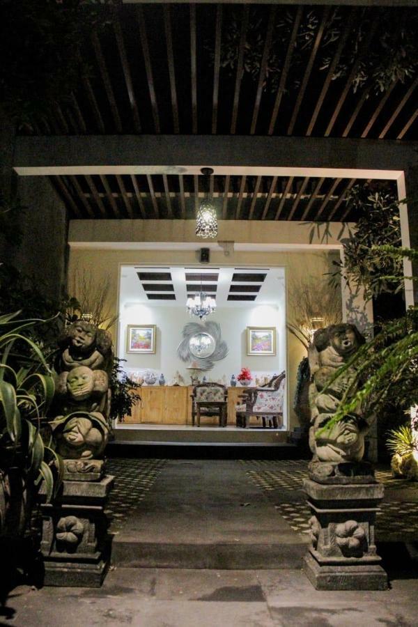 Putri Homestay Sanur Extérieur photo